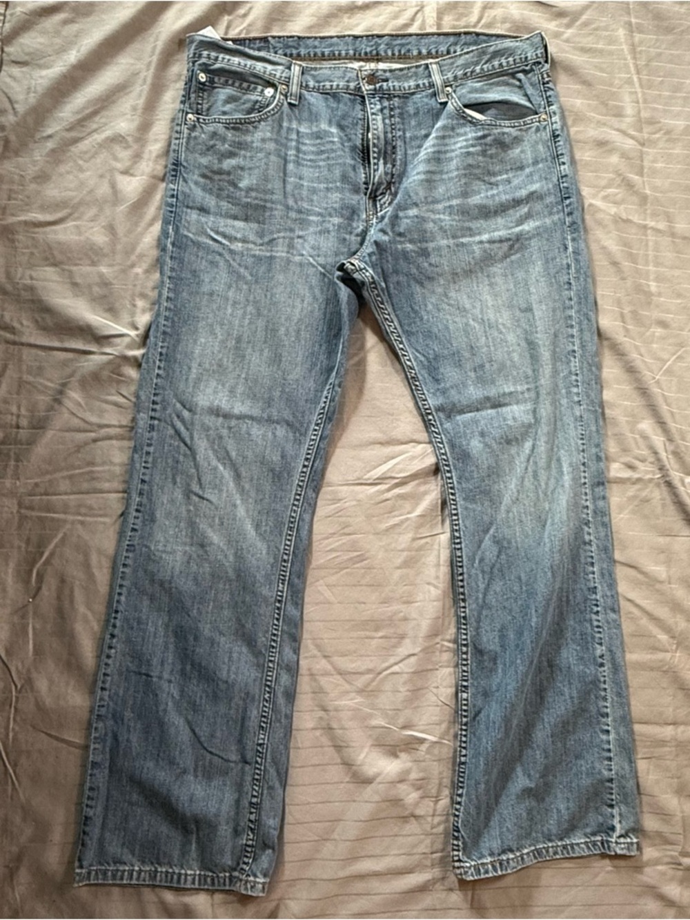 Levi Strauss Co 527 Mens Jeans Size 38x32 Medium Wash Bootcut Denim Pants COTTON